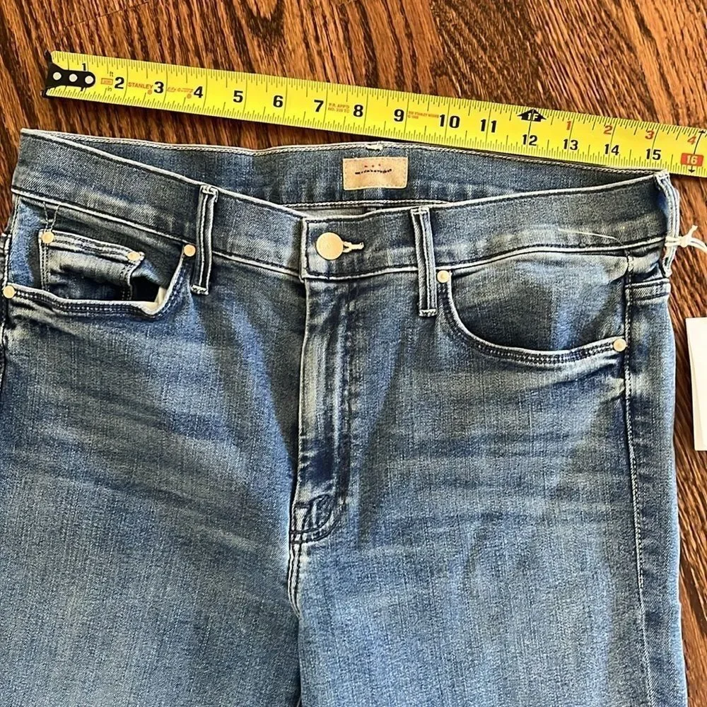 Mother The Weekender Fray size 32 Denim Blue Jeans Walking On Coals